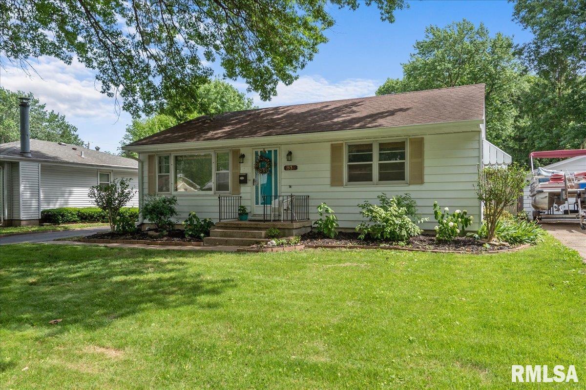 1930 Lee Street Springfield, IL 62703 - Photo 3 of 32