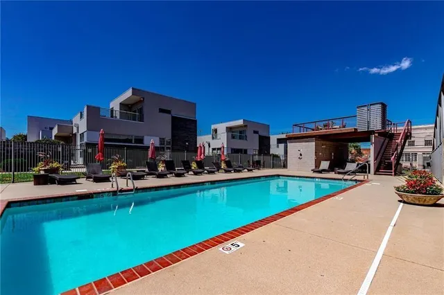 $279,000 | 522 Locust Lane, Unit 310, Kansas City, MO 64106