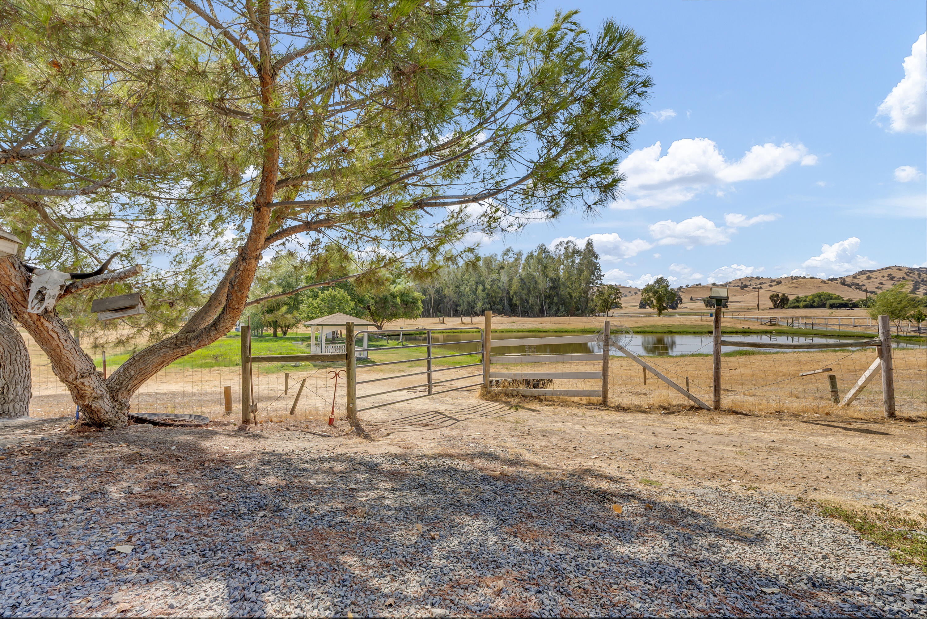 18002 320th Road Springville, CA 93265 - Photo 9 of 56 a view of park with benches