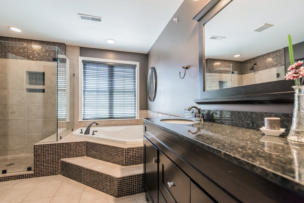 112 Amberville Road North Andover, MA 01845 - Photo 16 of 30 Gallery Image 16