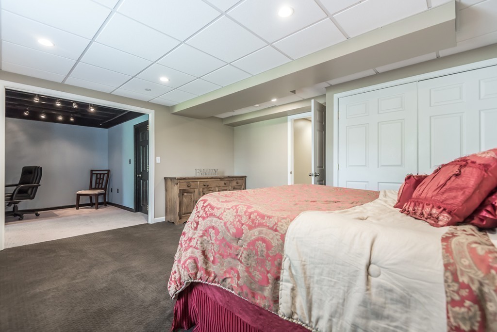 112 Amberville Road North Andover, MA 01845 - Photo 24 of 30 Gallery Image 24
