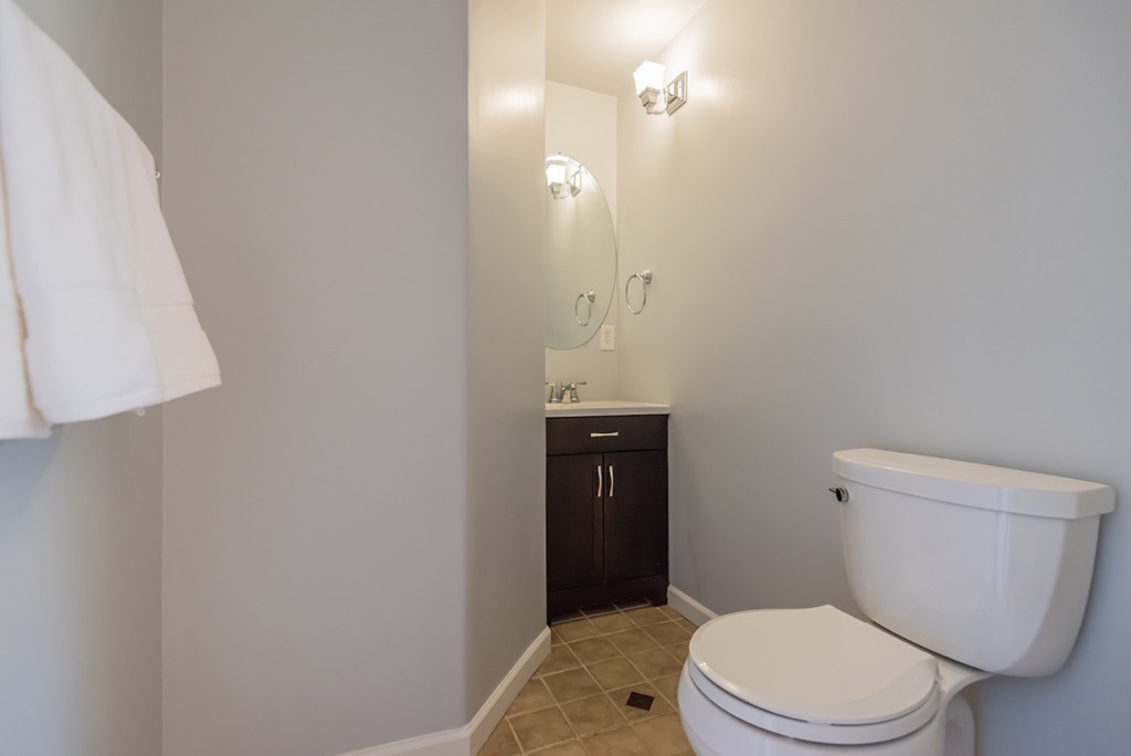 112 Amberville Road North Andover, MA 01845 - Photo 9 of 30 Gallery Image 9