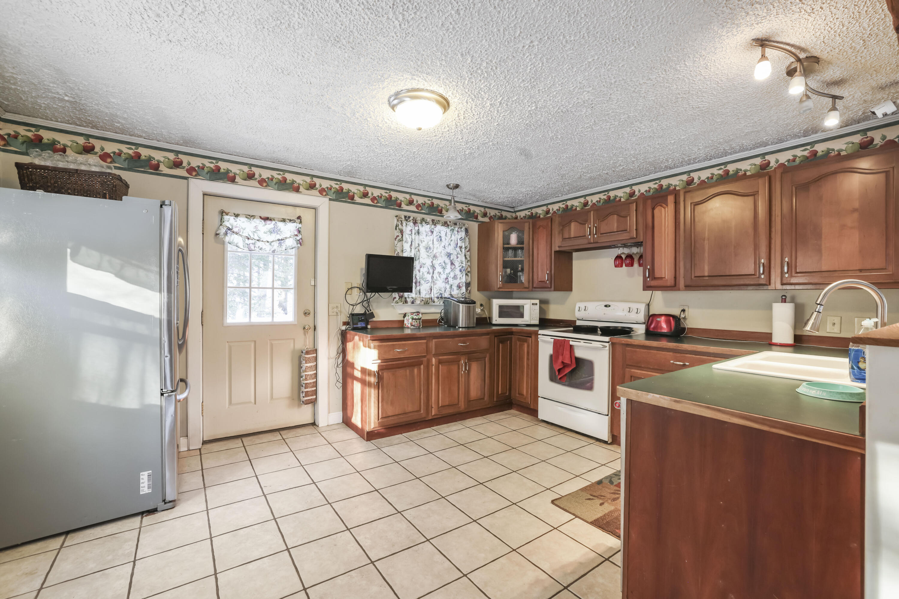 2032 Augusta Road Bowdoin, ME 04287 - Photo 10 of 35 3G0A3946