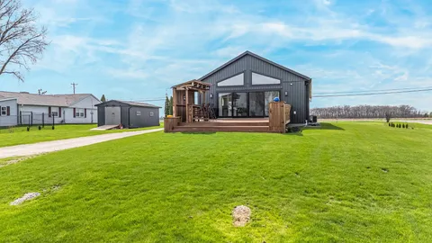 $869,000 | N8805 Lakeshore Drive, Van Dyne, WI 54979