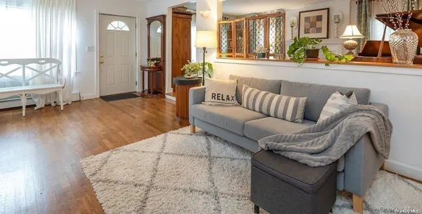 $4,450 | 1 Motts Lane, Glenwood Landing, NY 11547