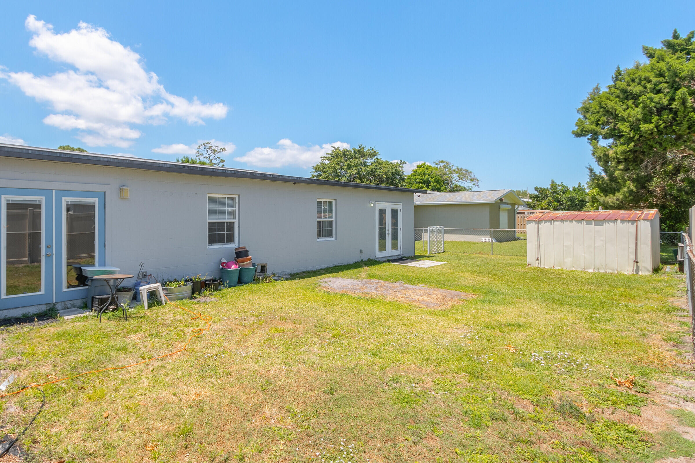 542 Sylvia Road Melbourne, FL 32904 - Photo 8 of 37 a house view with a outdoor space