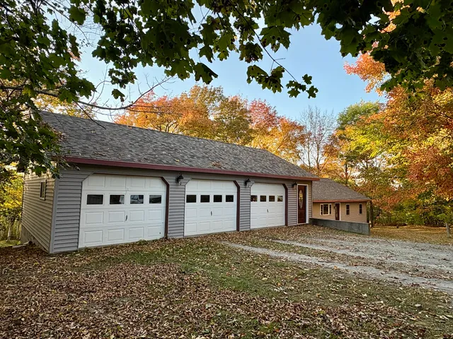 $320,000 | 557 Enfield Road, Lincoln, ME 04457