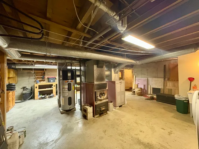 $320,000 | 557 Enfield Road, Lincoln, ME 04457