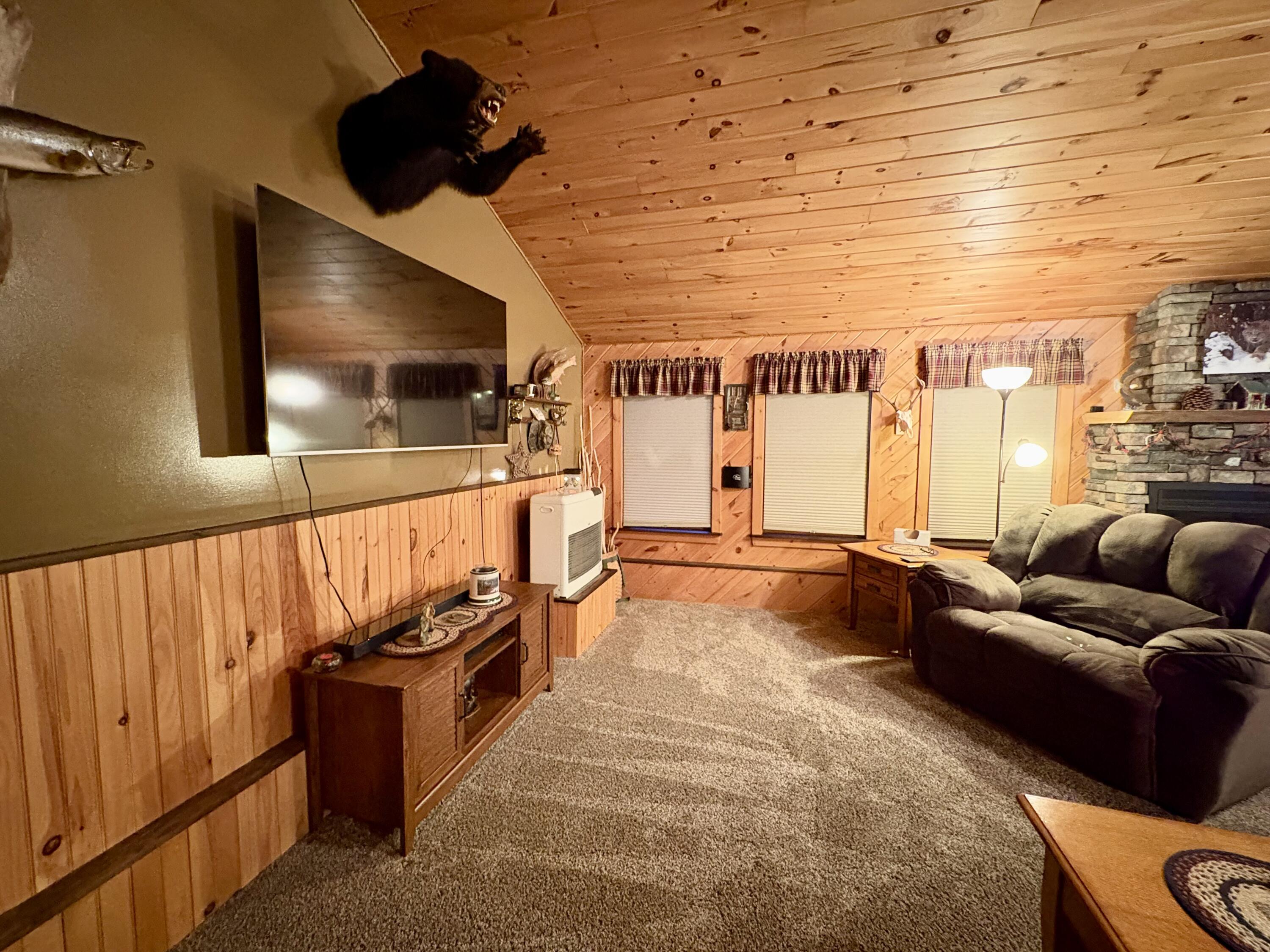 557 Enfield Road Lincoln, ME 04457 - Photo 4 of 40 IMG_7199