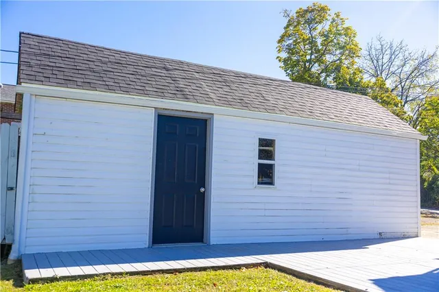 a view of a storage & utility room
