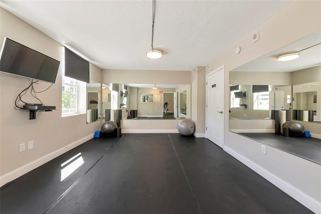 101 South Gulfstream Avenue, Unit 16C Sarasota, FL 34236 - Photo 19 of 86