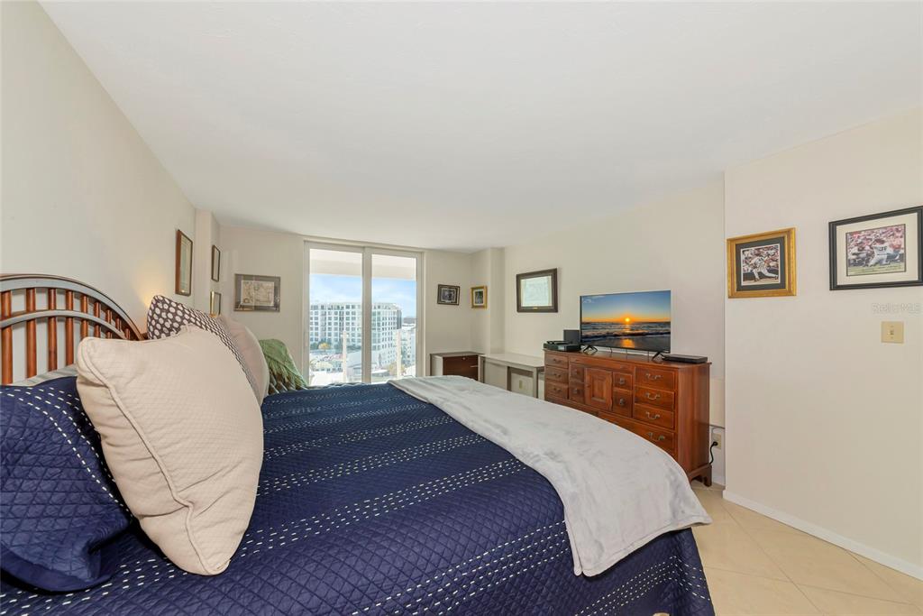 101 South Gulfstream Avenue, Unit 16C Sarasota, FL 34236 - Photo 23 of 86