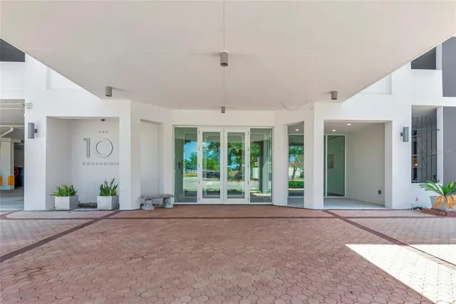 $524,900 | 101 South Gulfstream Avenue, Unit 16C, Sarasota, FL 34236