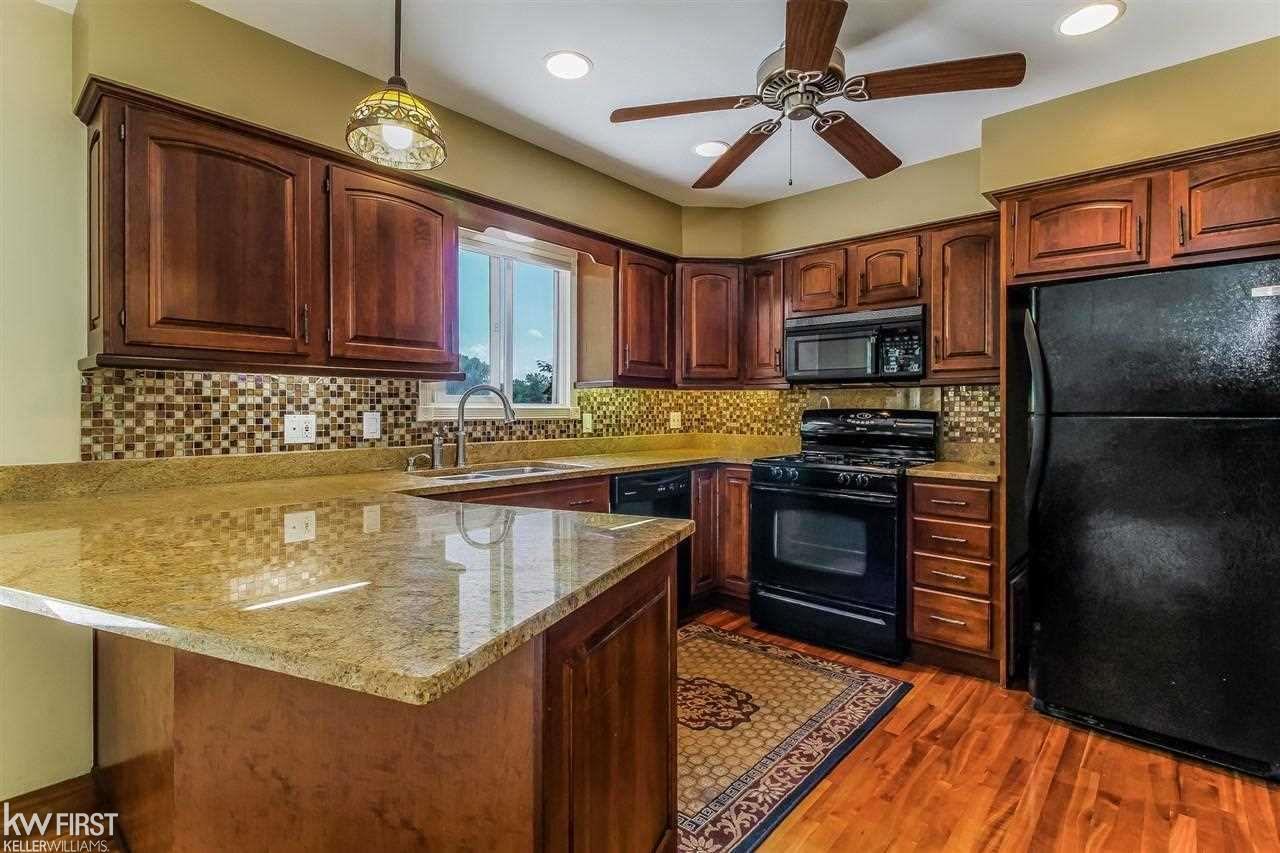 2495 Malibu Court Fenton, MI 48430 - Photo 5 of 19