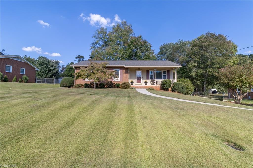 7541 Pine Trail Road Pfafftown, NC 27040 - Photo 2 of 30 Gallery Image 2