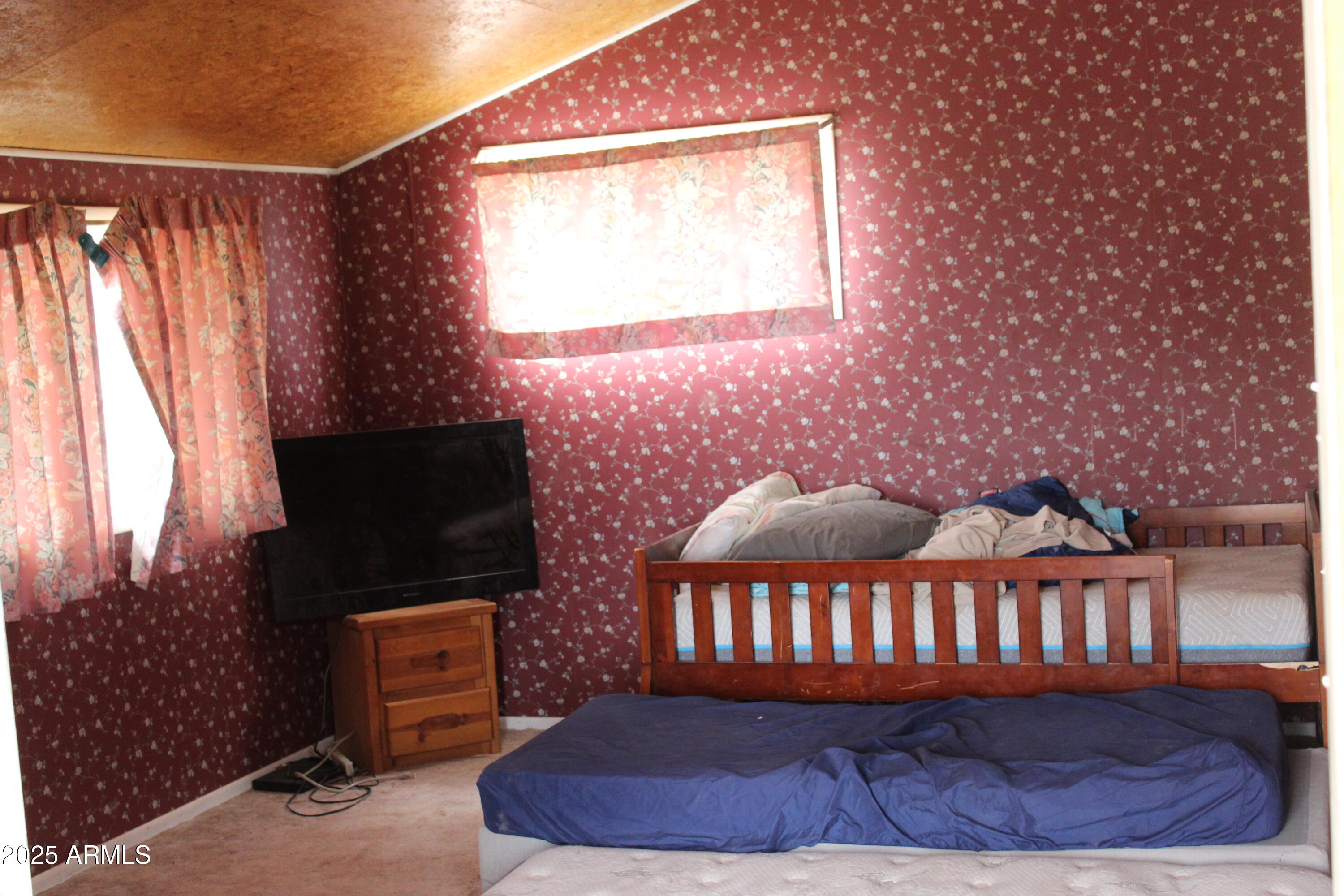 979 Elk Run Heber, AZ 85928 - Photo 7 of 12 a front view of a house with a balcony