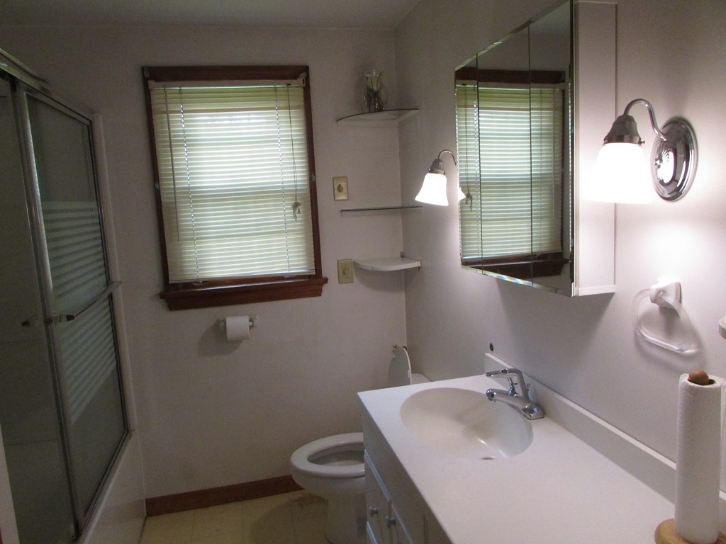 277 El Paso Street Springfield, MA 01104 - Photo 13 of 15