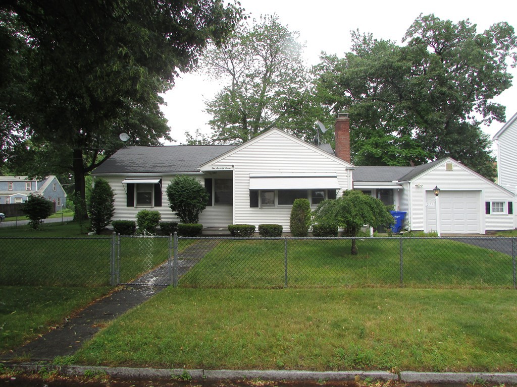 277 El Paso Street Springfield, MA 01104 - Photo 2 of 15
