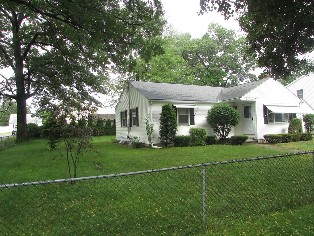 277 El Paso Street Springfield, MA 01104 - Photo 3 of 15