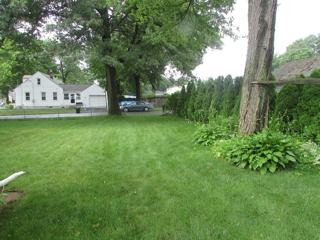 277 El Paso Street Springfield, MA 01104 - Photo 5 of 15