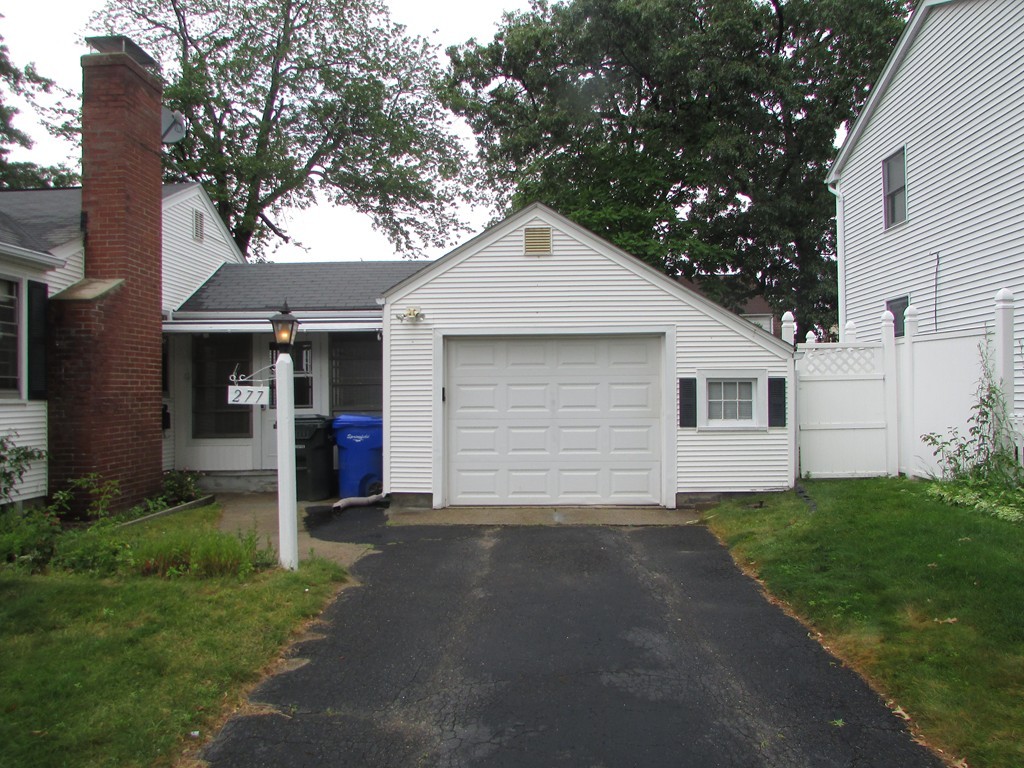 277 El Paso Street Springfield, MA 01104 - Photo 8 of 15
