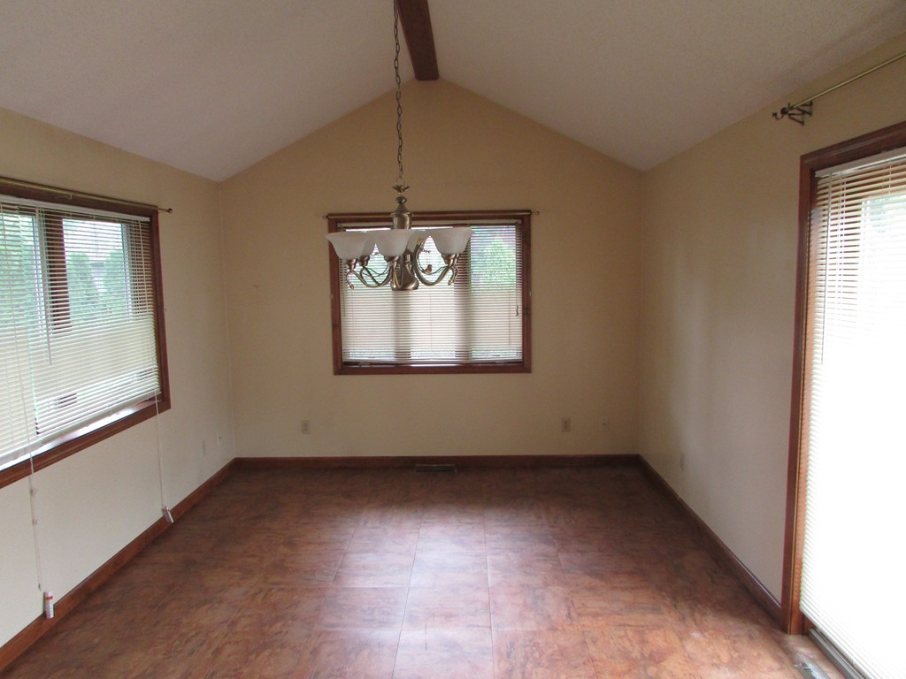 277 El Paso Street Springfield, MA 01104 - Photo 9 of 15