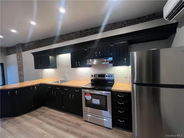 $1,600 | 30 Henry Street, Middletown, NY 10940