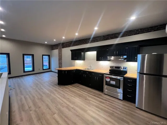 $1,600 | 30 Henry Street, Middletown, NY 10940