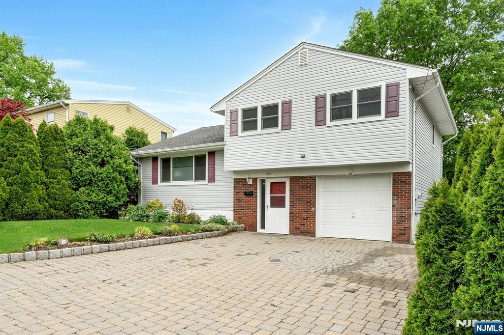 320 West Clinton Avenue Bergenfield, NJ 07621 - Photo 2 of 37