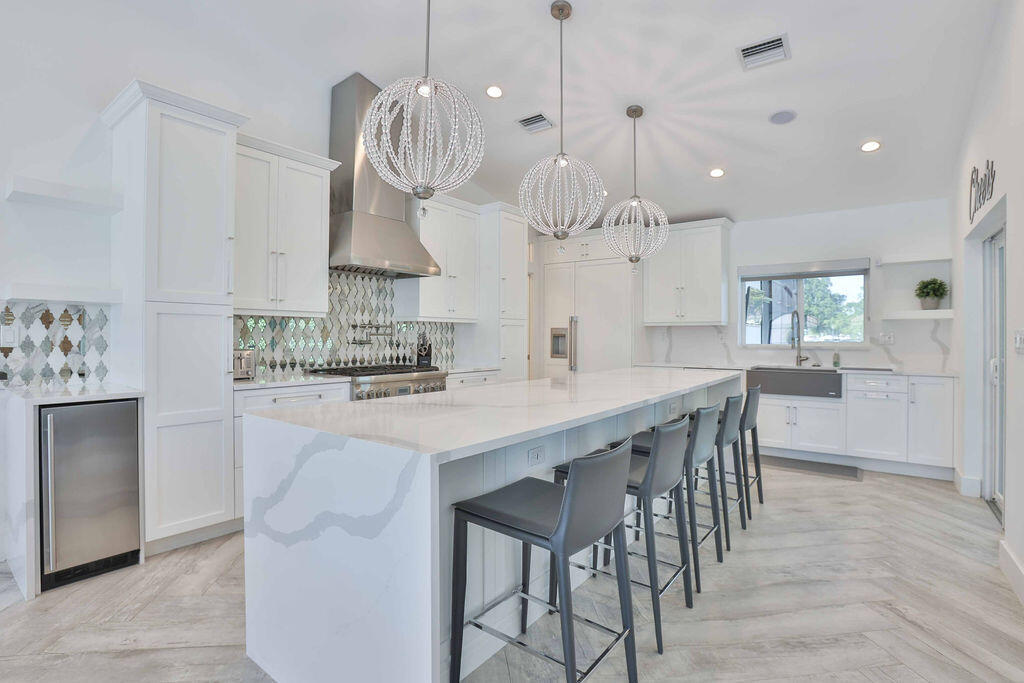 713 Forsyth Street Boca Raton, FL 33487 - Photo 12 of 39 Kitchen