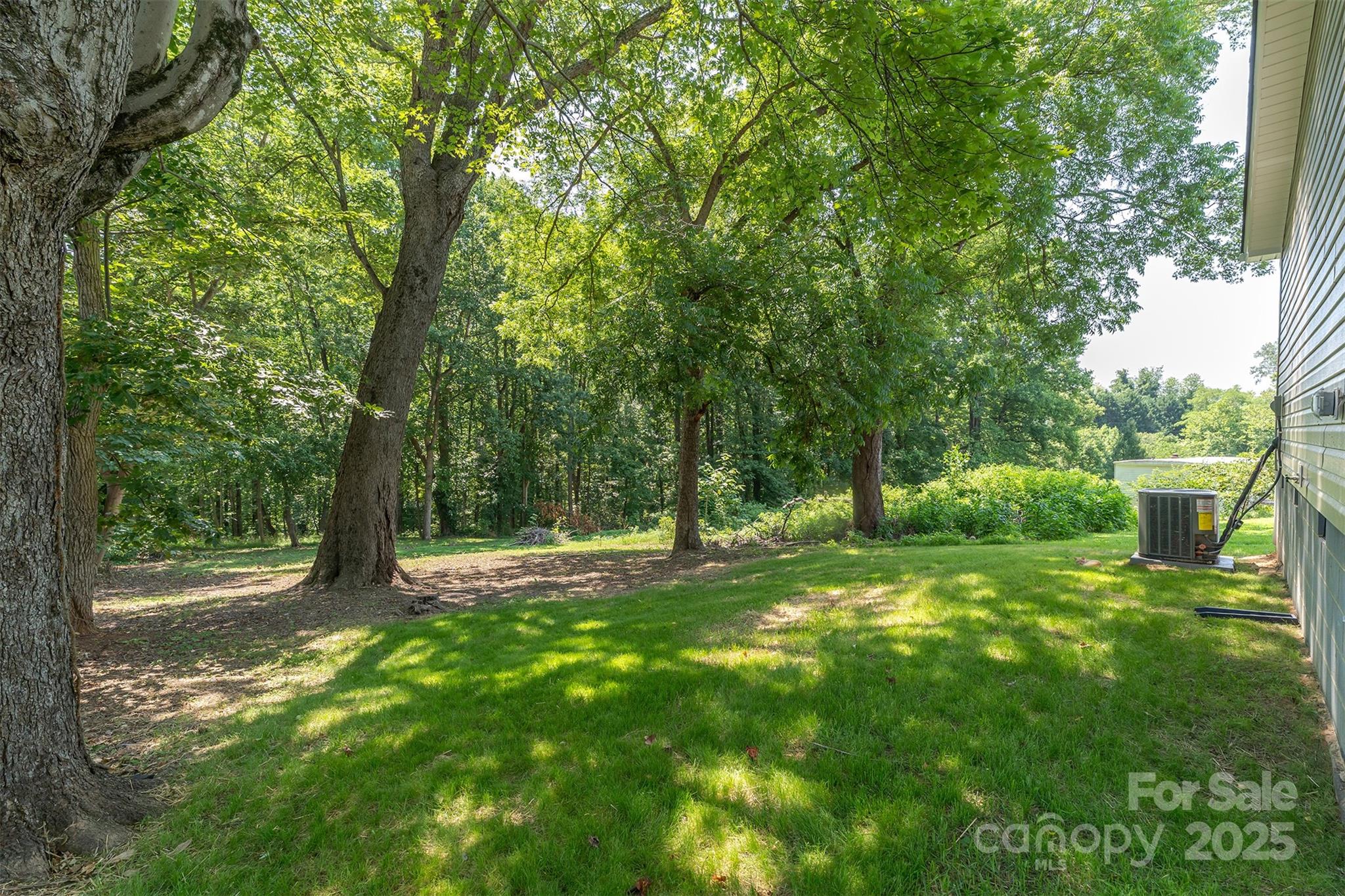 27 Forest Park Road Marion, NC 28752 - Photo 2 of 20