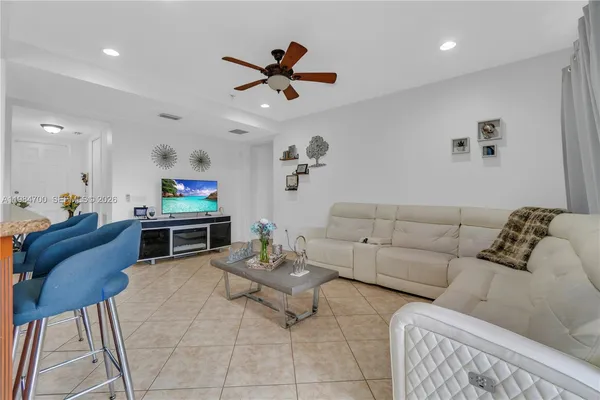 $3,500 | 8200 Northwest 128th Lane, Unit 40B, Parkland, FL 33076