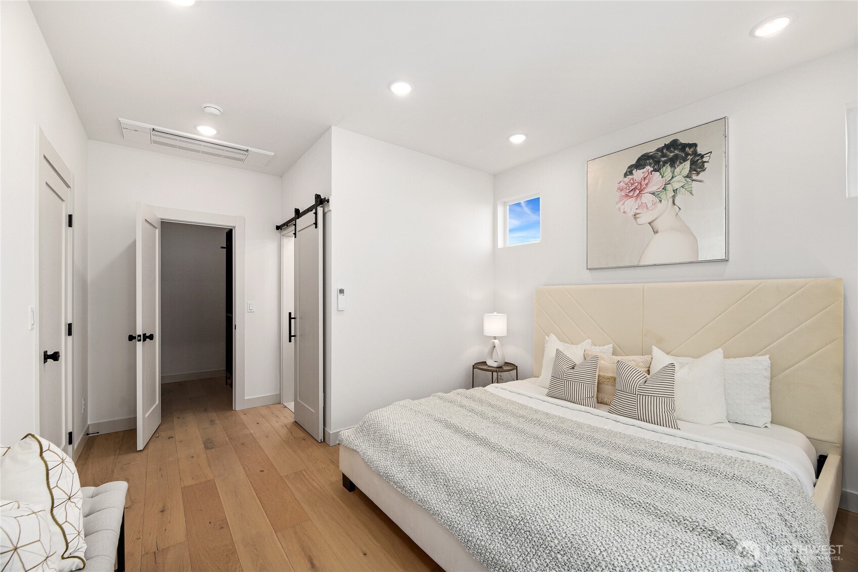 4517 44th Avenue Southwest Seattle, WA 98116 - Photo 14 of 34