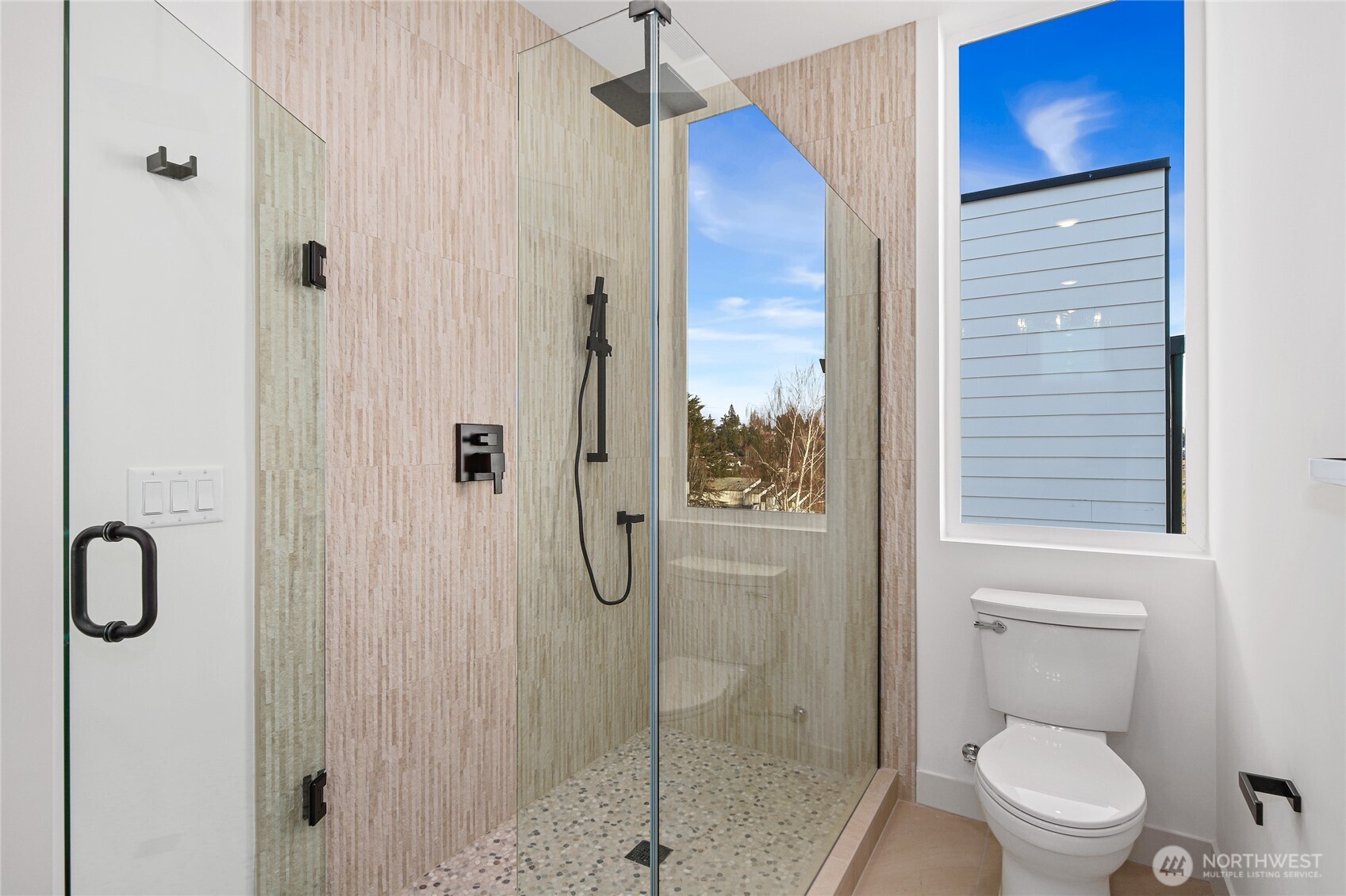 4517 44th Avenue Southwest Seattle, WA 98116 - Photo 15 of 34