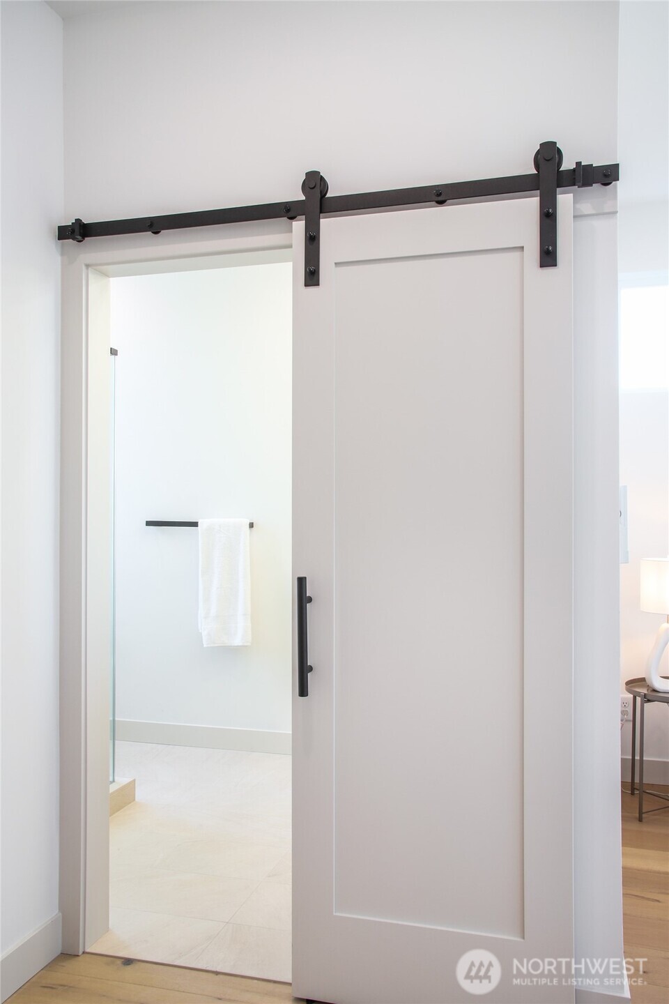 4517 44th Avenue Southwest Seattle, WA 98116 - Photo 16 of 34