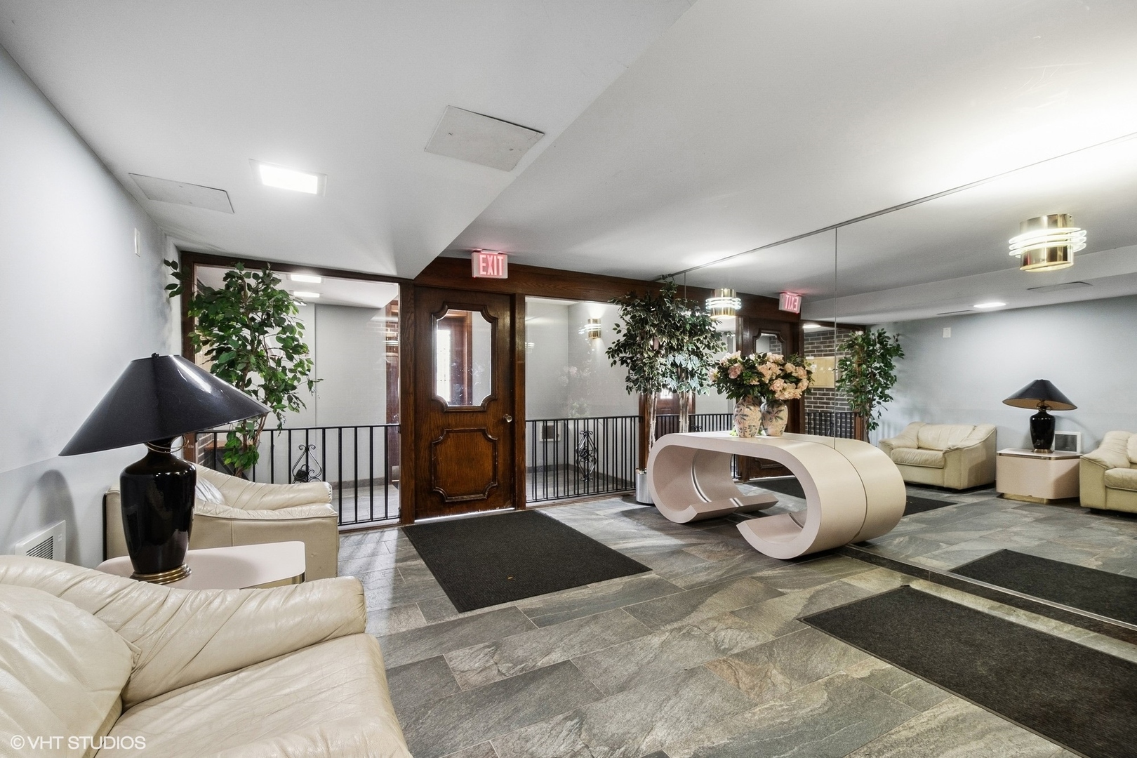 4664 Old Orchard Road, Unit 3W Skokie, IL 60076 - Photo 2 of 17 Gallery Image 2