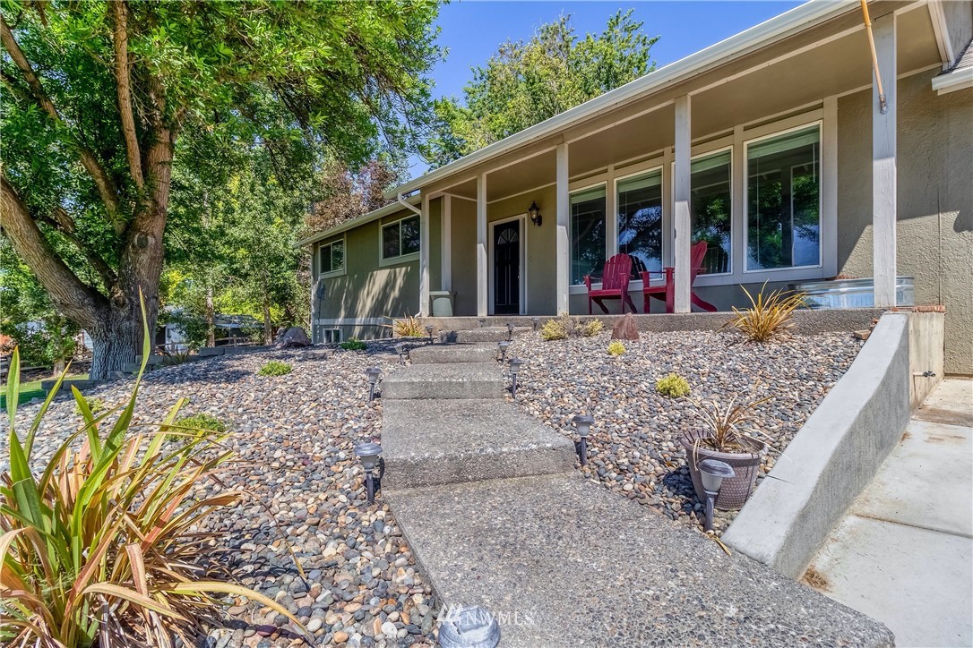 226 Bussell Road Walla Walla, WA 99362 - Photo 2 of 38