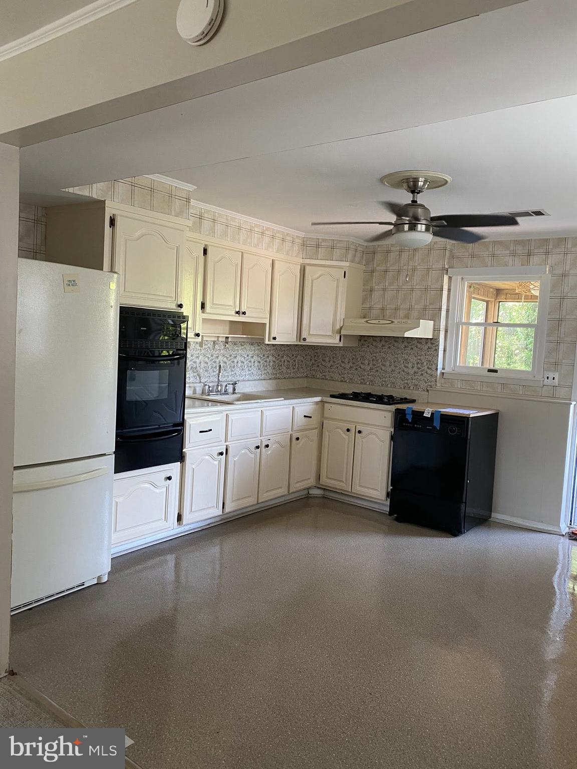320 Ardmore Road Linthicum Heights, MD 21090 - Photo 14 of 23
