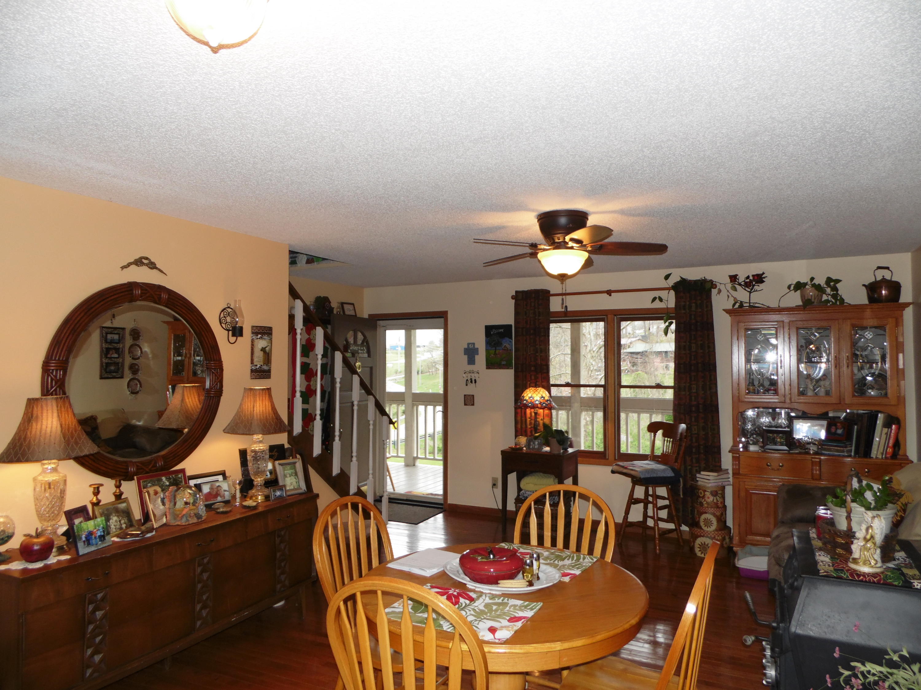 380 Stone Mill Road Jacksboro, TN 37757 - Photo 2 of 29 Dining area