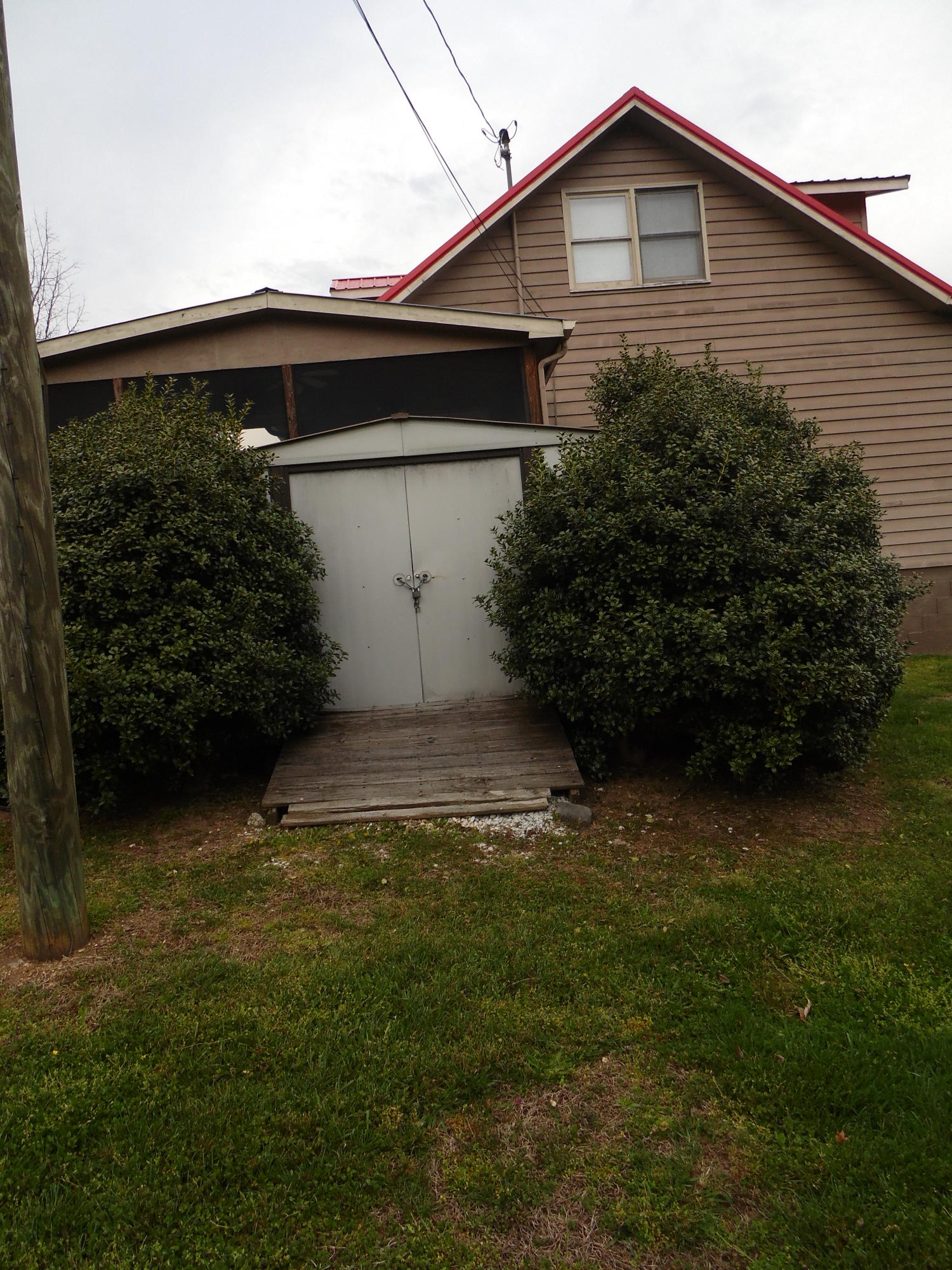 380 Stone Mill Road Jacksboro, TN 37757 - Photo 25 of 29 Storage shed