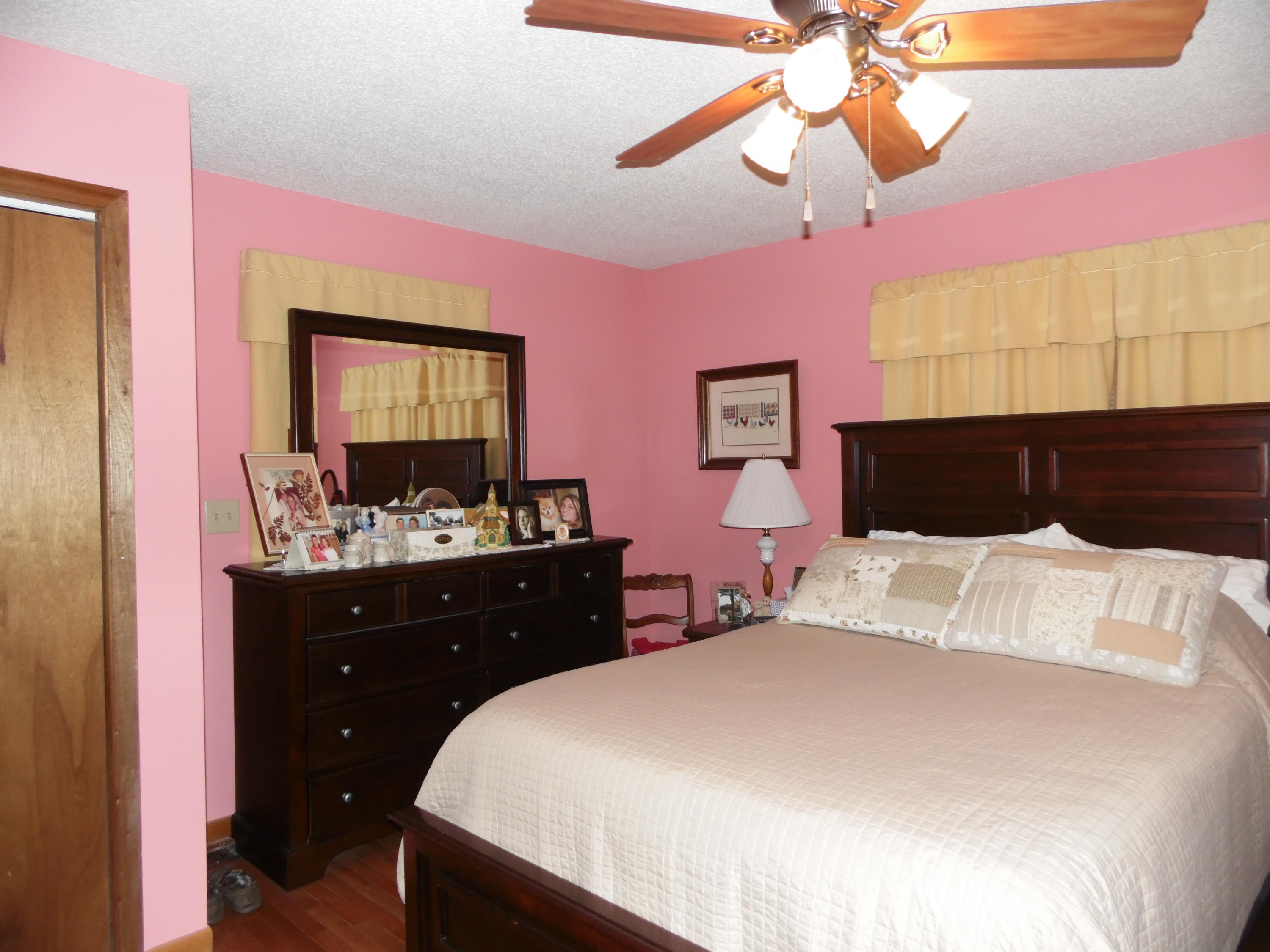 380 Stone Mill Road Jacksboro, TN 37757 - Photo 7 of 29 Master bedroom