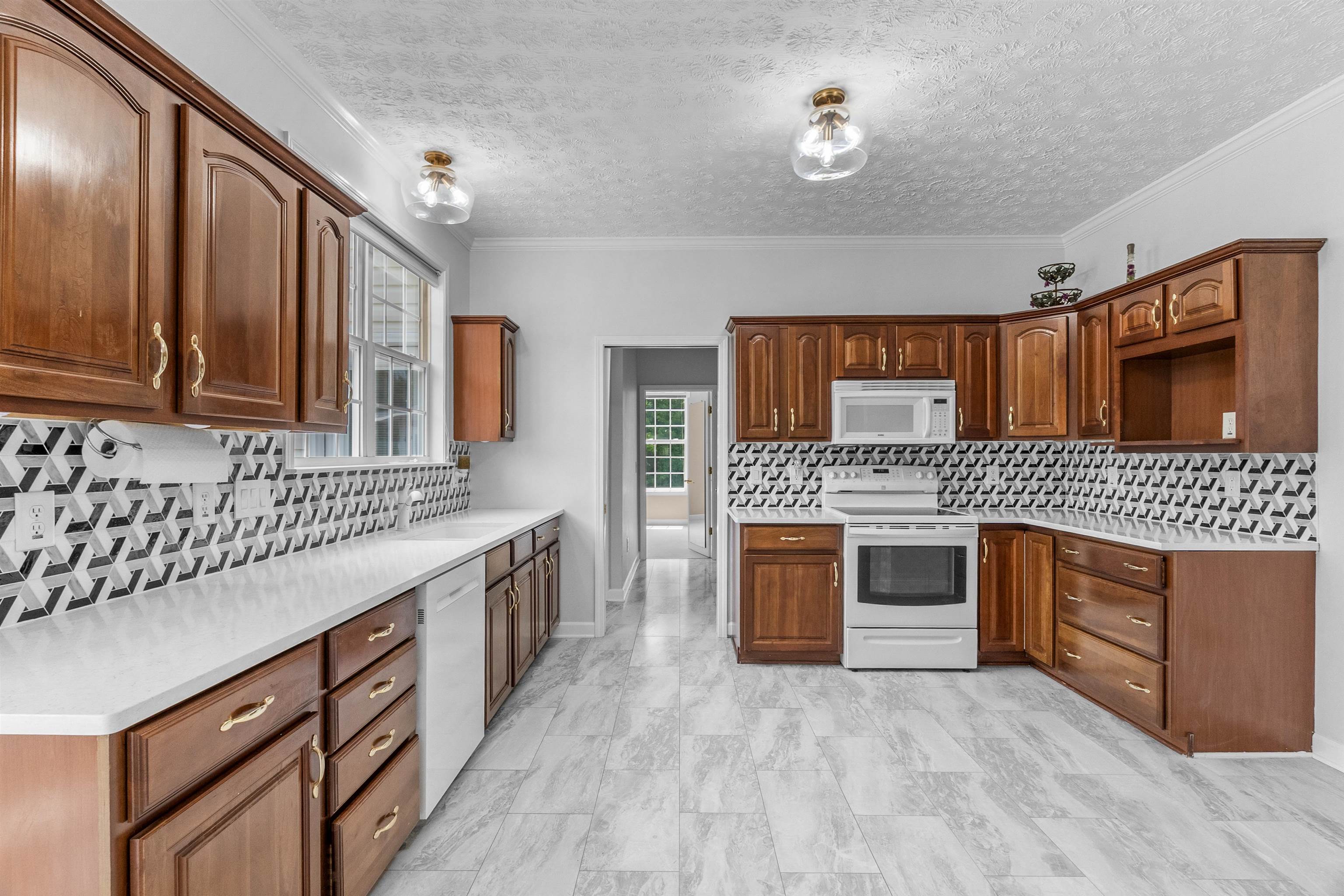172 Oaklawn Road Pelzer, SC 29669 - Photo 15 of 49 Gallery Image 15