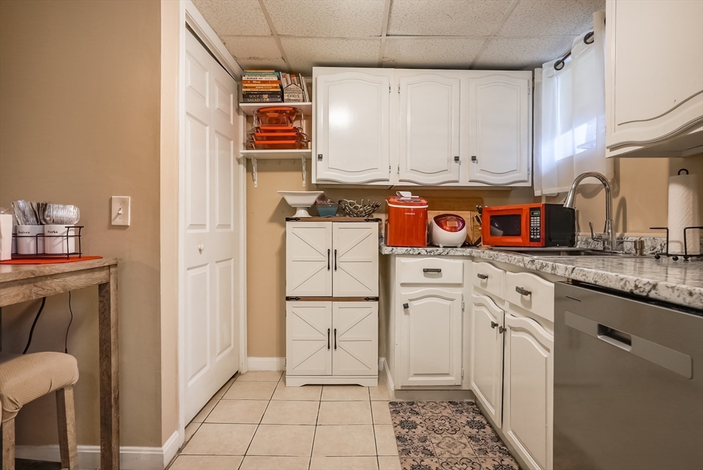 529 Stafford Road Fall River, MA 02721 - Photo 19 of 31