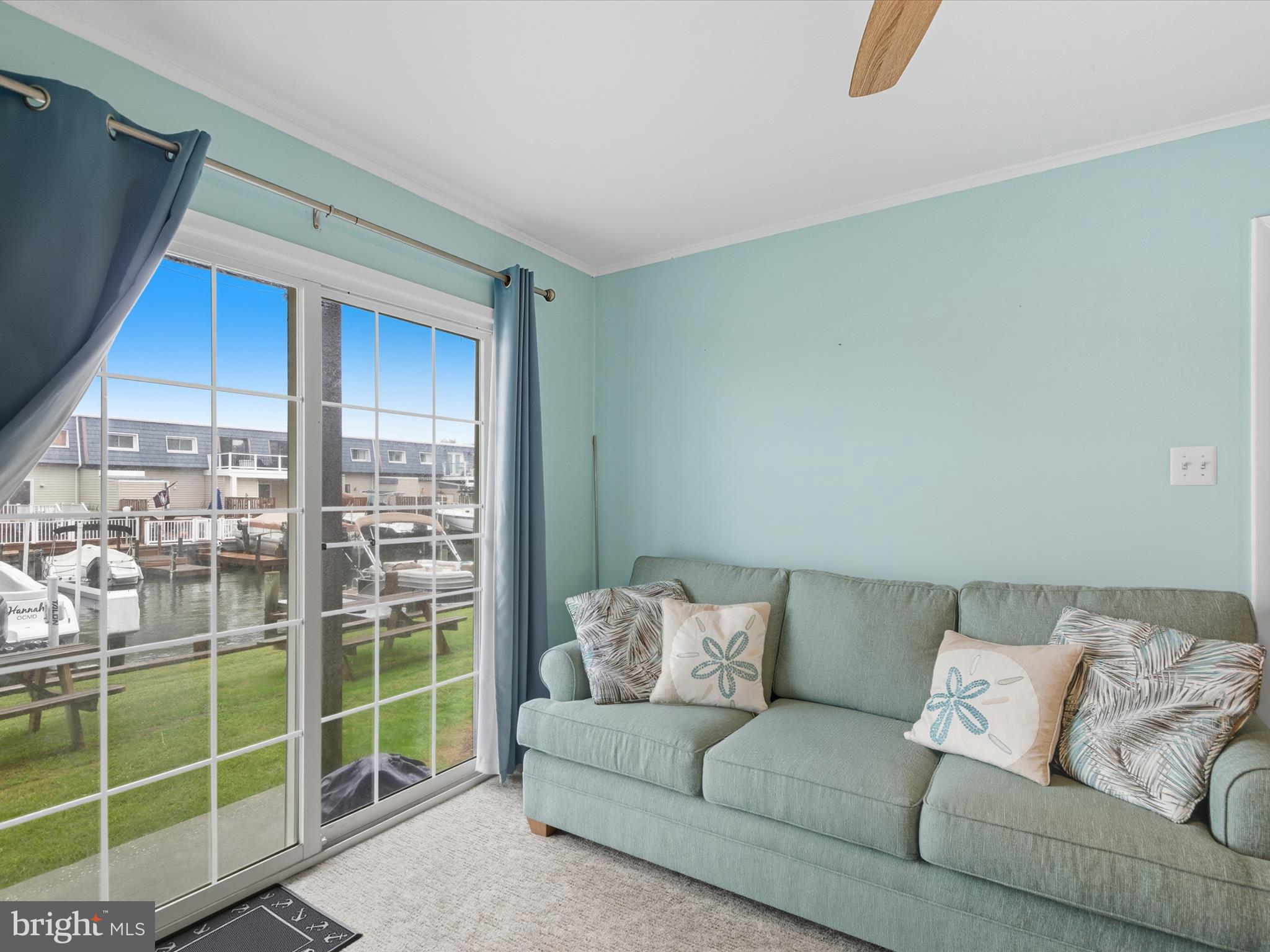 710 Bradley Road, Unit A2 Ocean City, MD 21842 - Photo 8 of 40 a living room with furniture