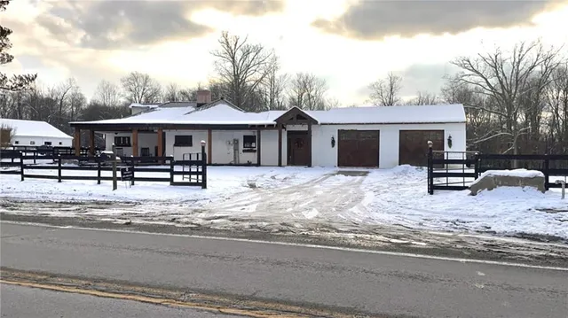 $400,000 | 3310 Highway 31, Acme, PA 15610