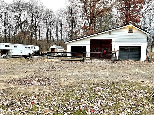 $400,000 | 3310 Highway 31, Acme, PA 15610