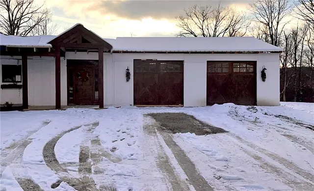 $400,000 | 3310 Highway 31, Acme, PA 15610