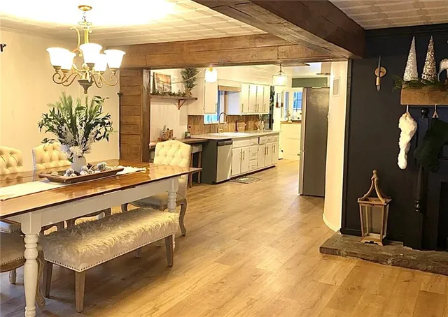 $400,000 | 3310 Highway 31, Acme, PA 15610