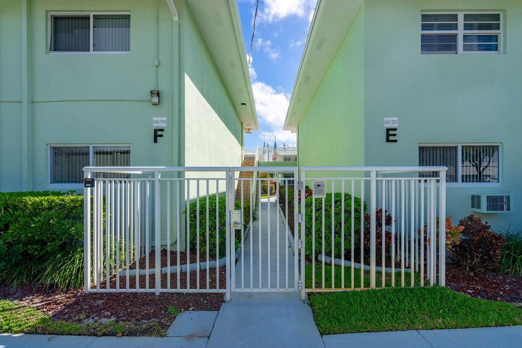 2100 Northeast 38th Street, Unit 229 Lighthouse Point, FL 33064 - Photo 22 of 22 Photo 21
