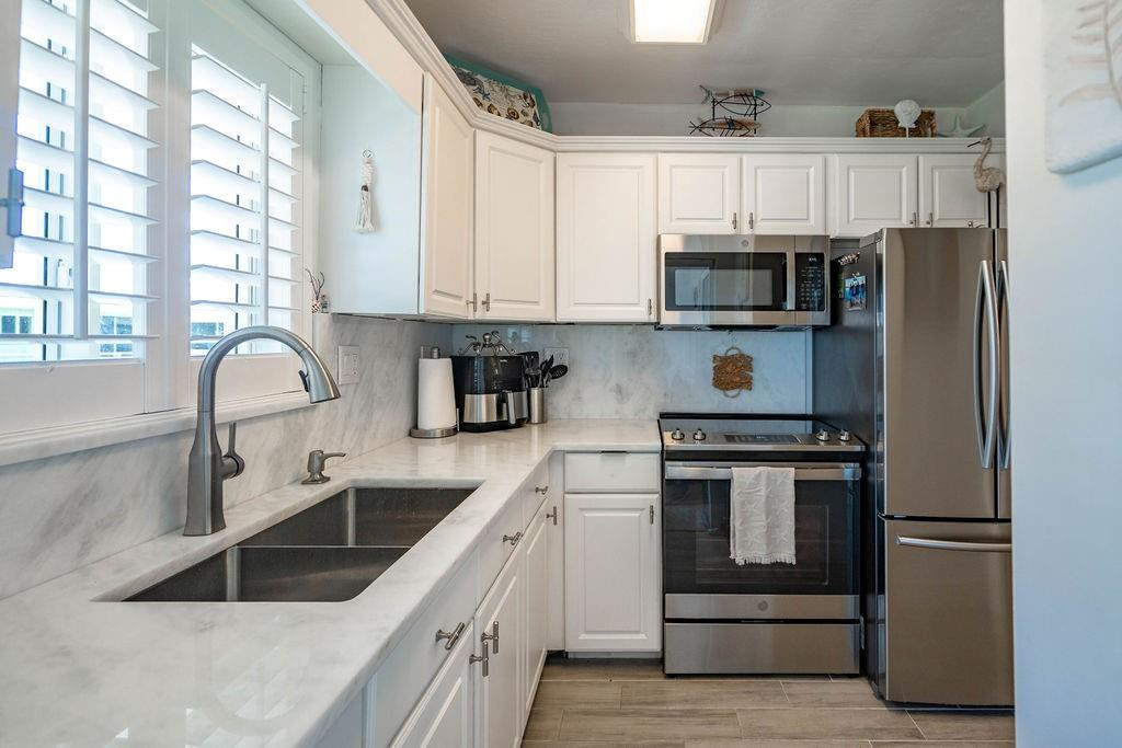 2100 Northeast 38th Street, Unit 229 Lighthouse Point, FL 33064 - Photo 6 of 22 Photo 6